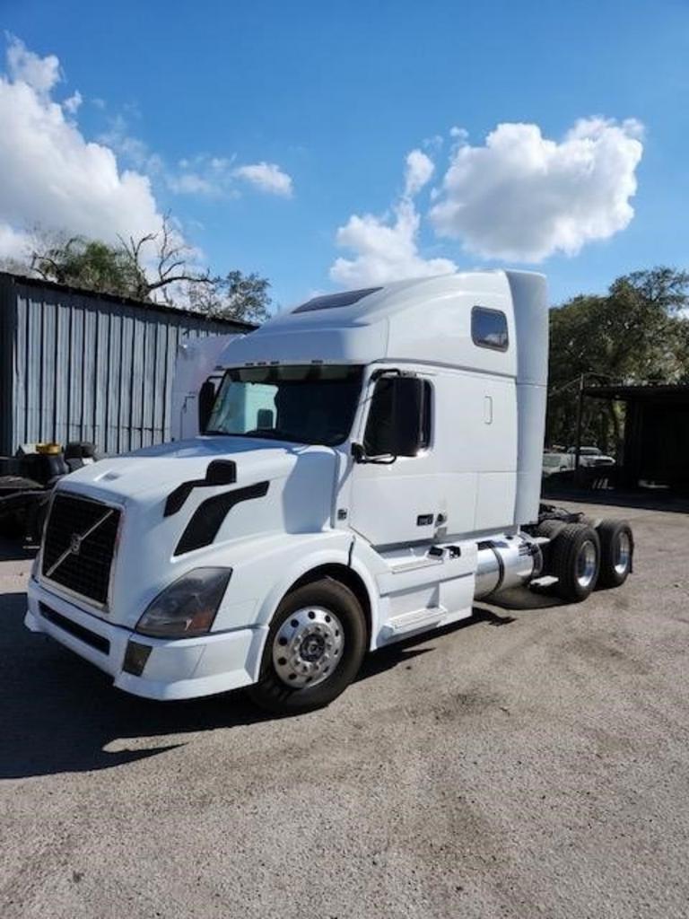 2015 Volvo VN
